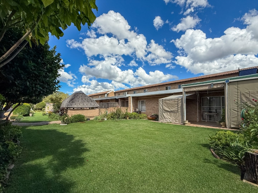 2 Bedroom Property for Sale in Oudorp North West